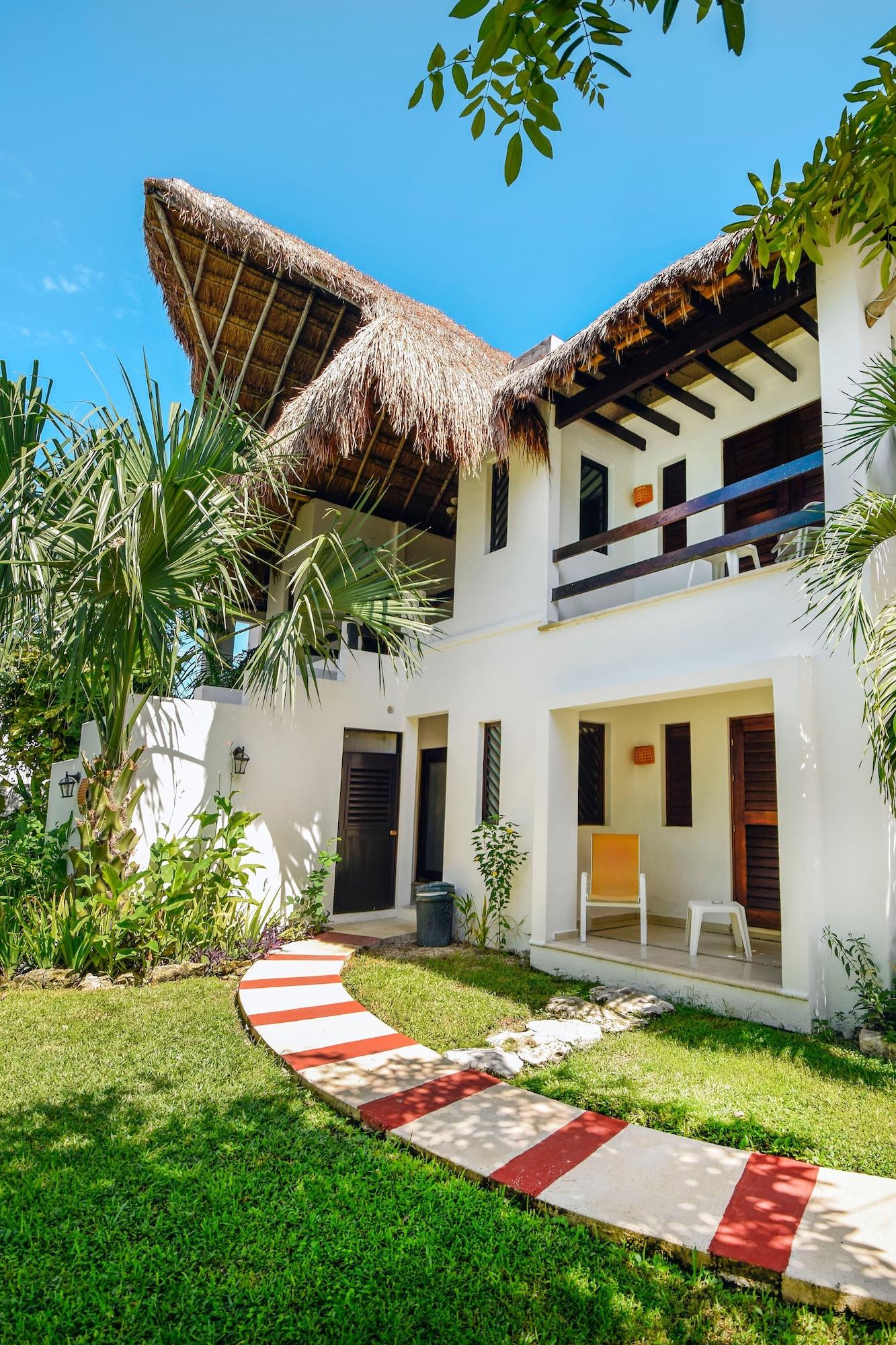 Vista Exterior Villas El Encanto Cozumel