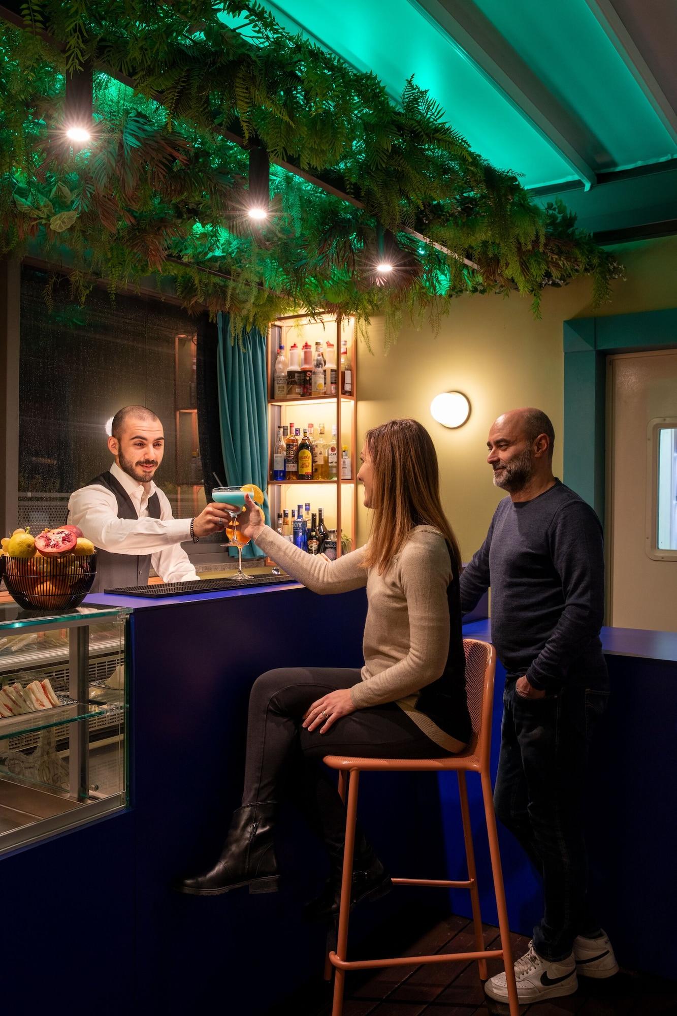 Bar/Salón Hotel Montecarlo