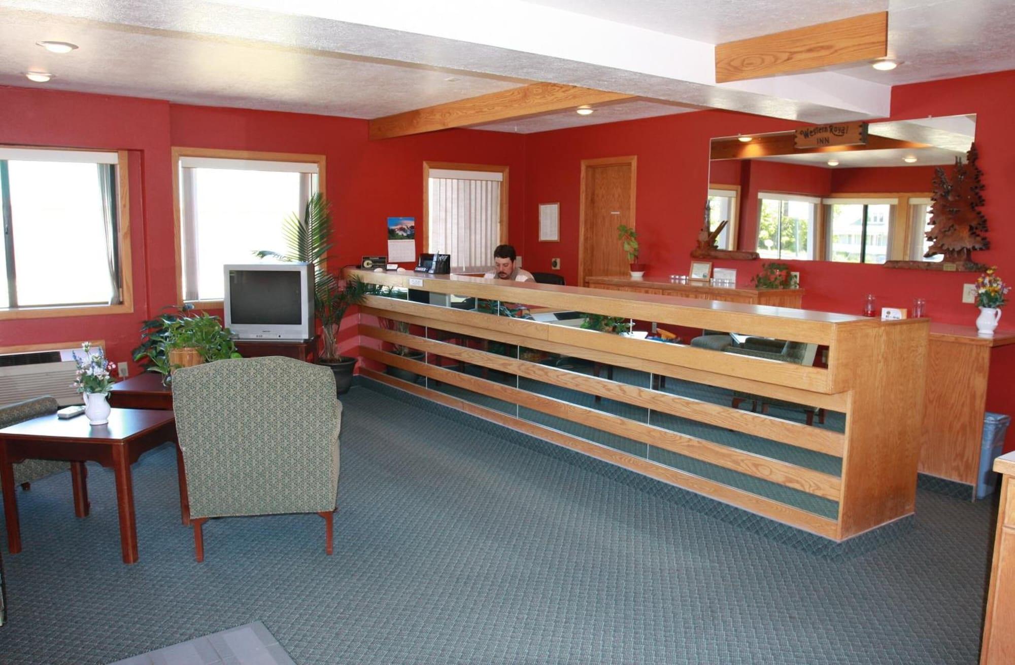 Vista Lobby Western Royal Inn