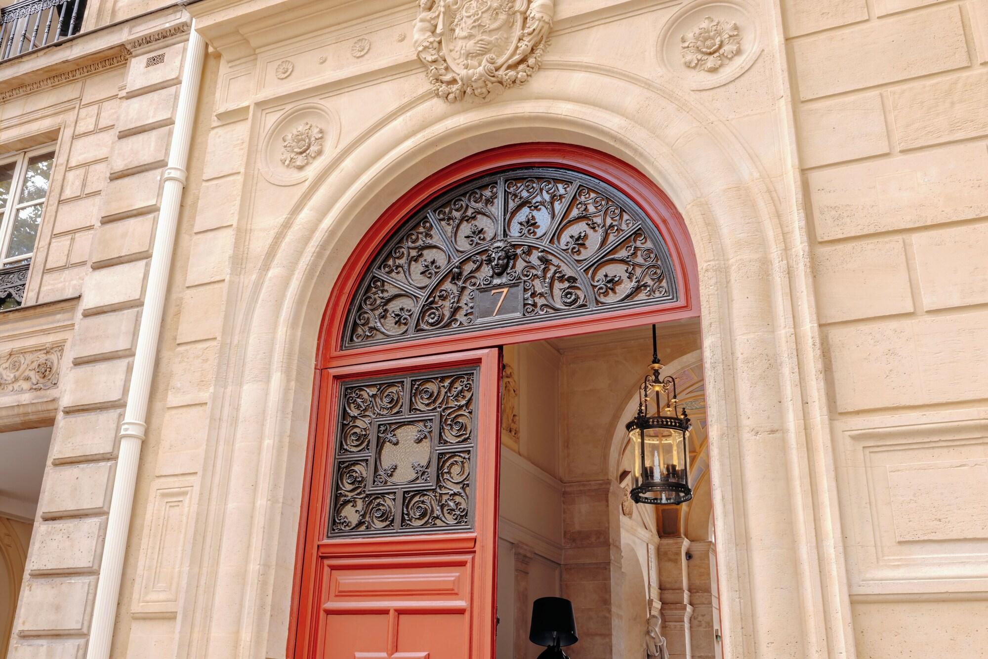 Varios Hôtel de Pourtalès