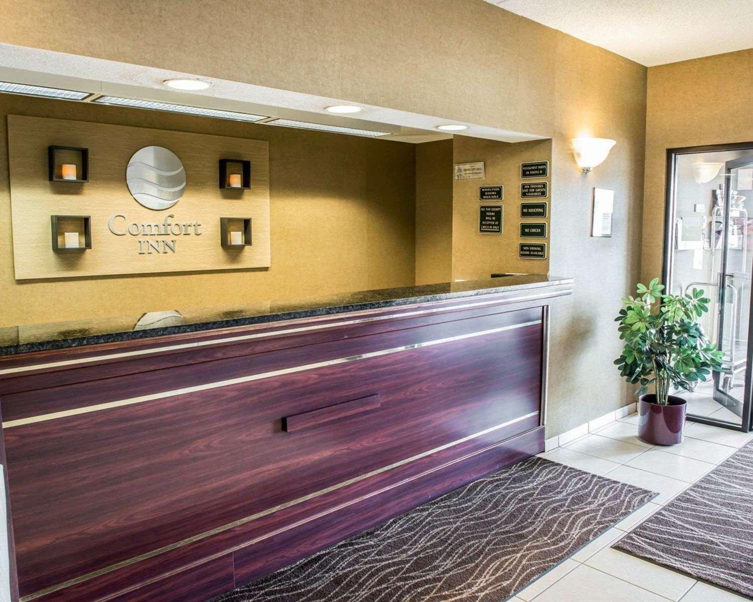 Vista Lobby Wingate by Wyndham Grove City