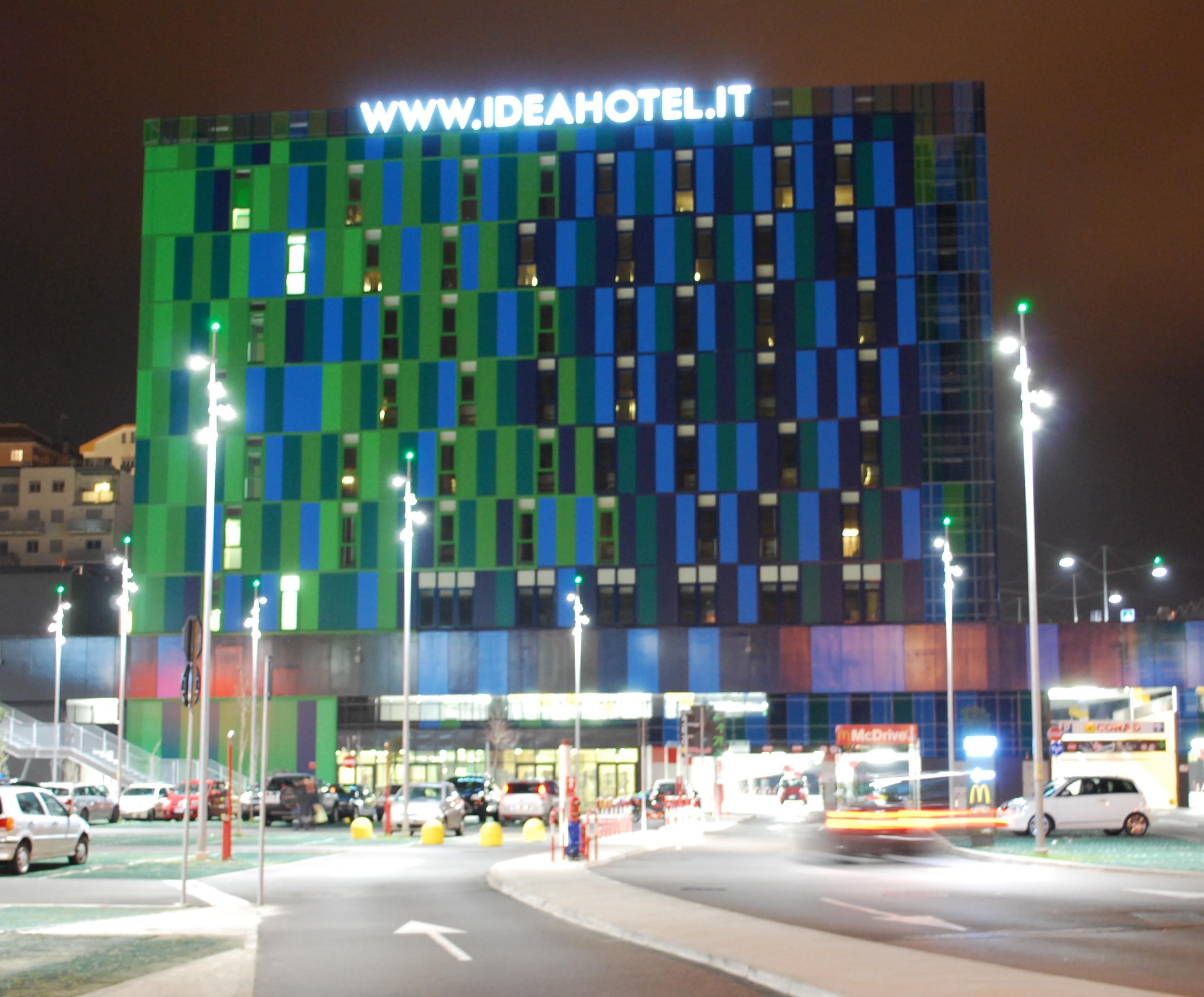 Vista Exterior Idea Hotel Plus Savona