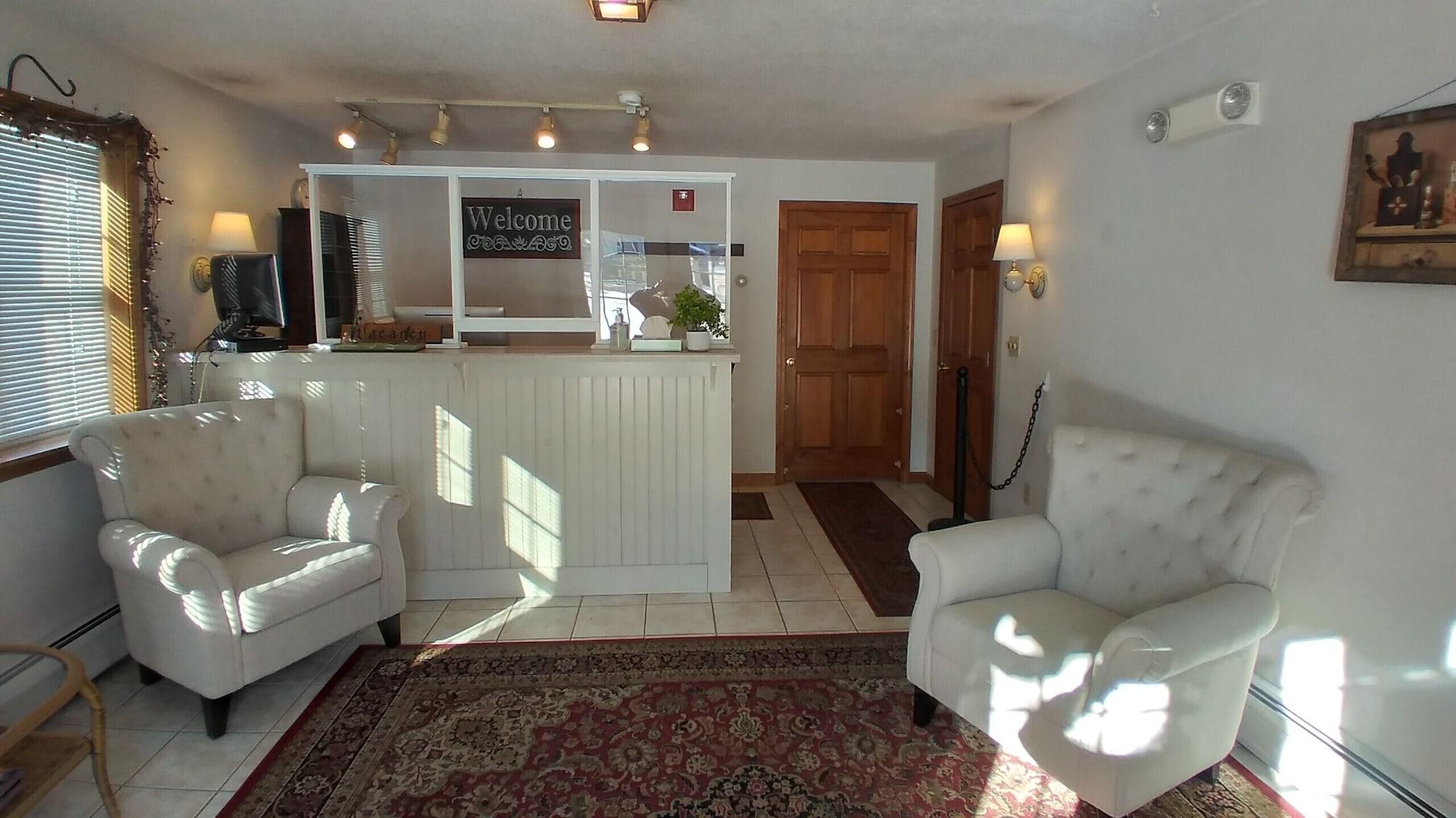 Vista Lobby Island Pond Country Inn (Formerly the Lakefront Inn & Motel)