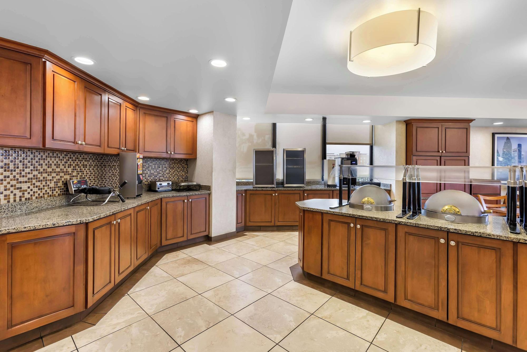 Restaurant Sonesta Essential Houston Hobby Airport