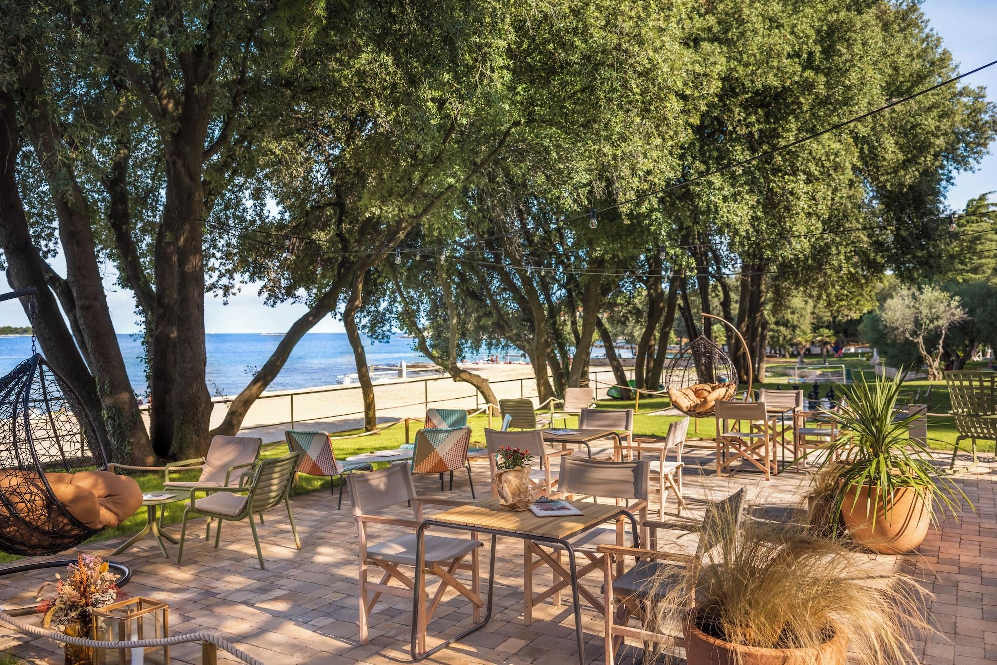 Bar/Salón Maistra Select Koversada Naturist Apartments