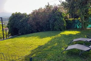 Alquiler Vacacional - Lake Garda: penthouse garden with lake view in Peschiera GRADITI ANIMALS