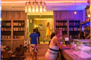 Alojamiento - Beds n' Drinks Hostel
