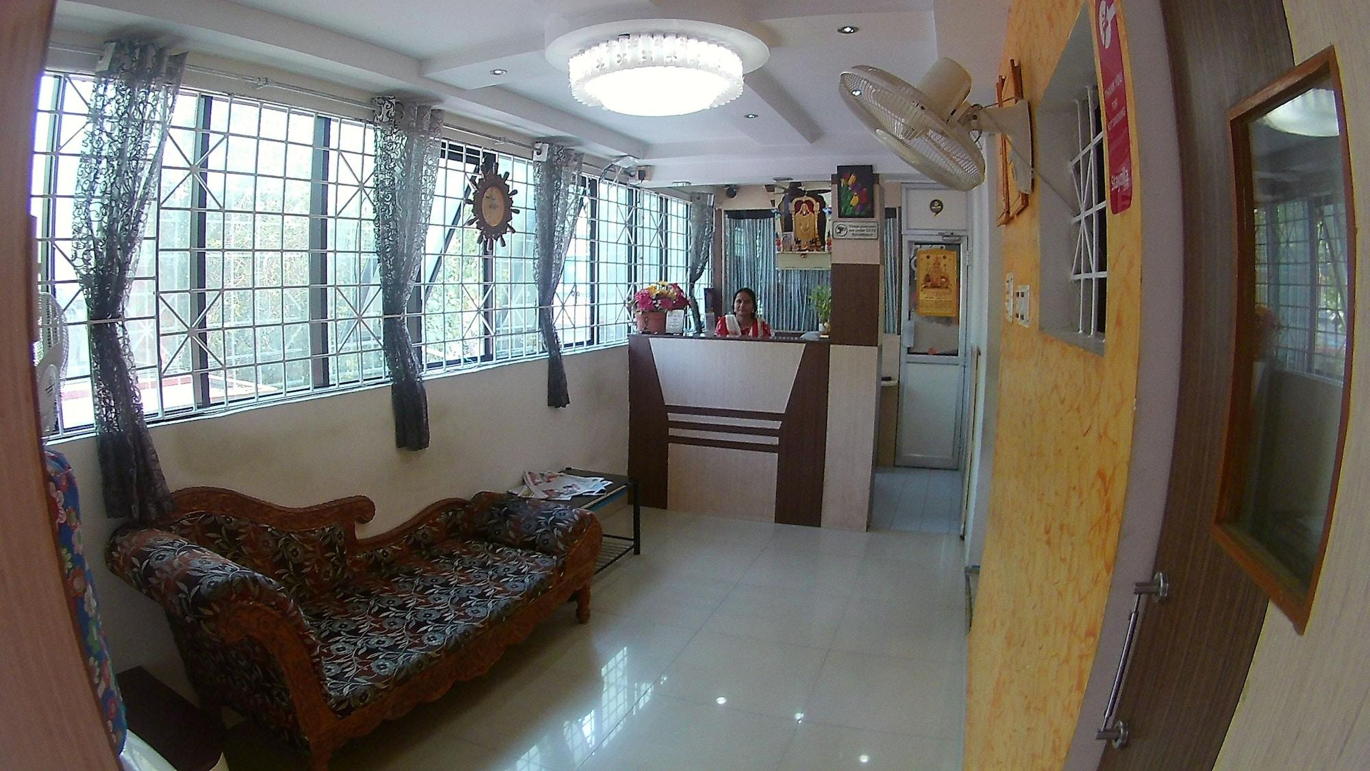 Vista Lobby Just Guest House
