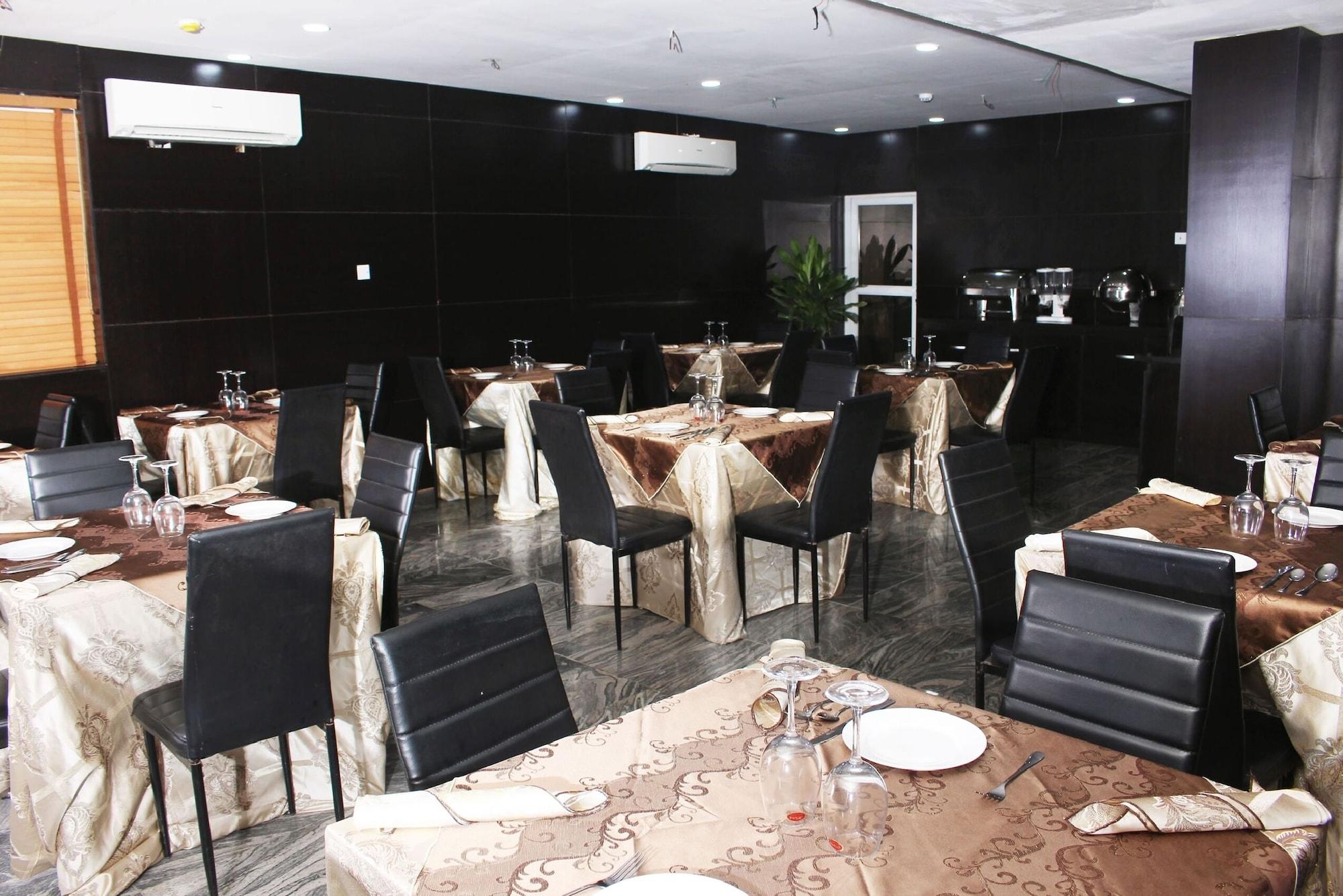Restaurant Aerol Hotel and Suites -super Suite