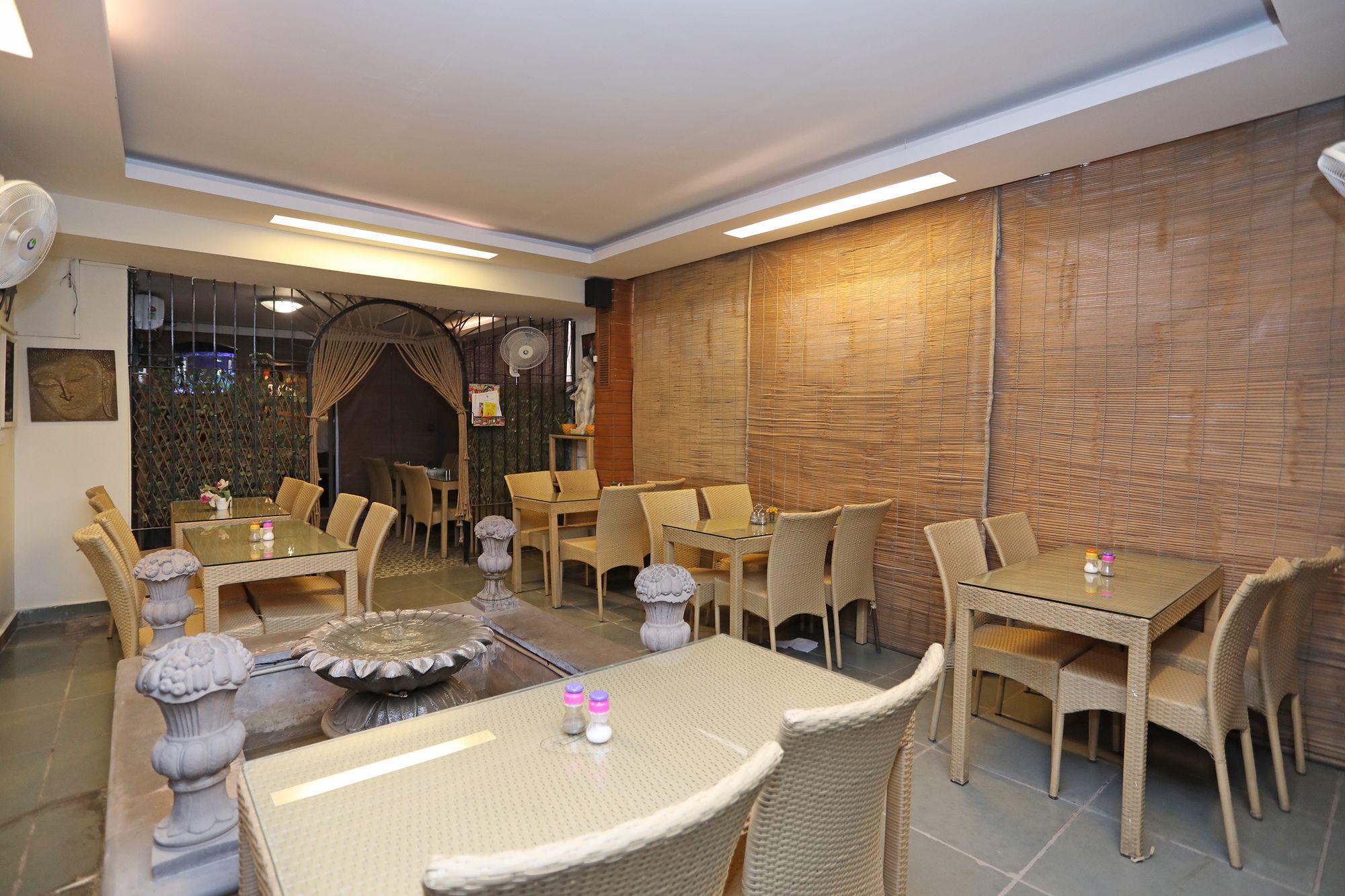 Restaurant OYO 1219 Hamilton Hotel