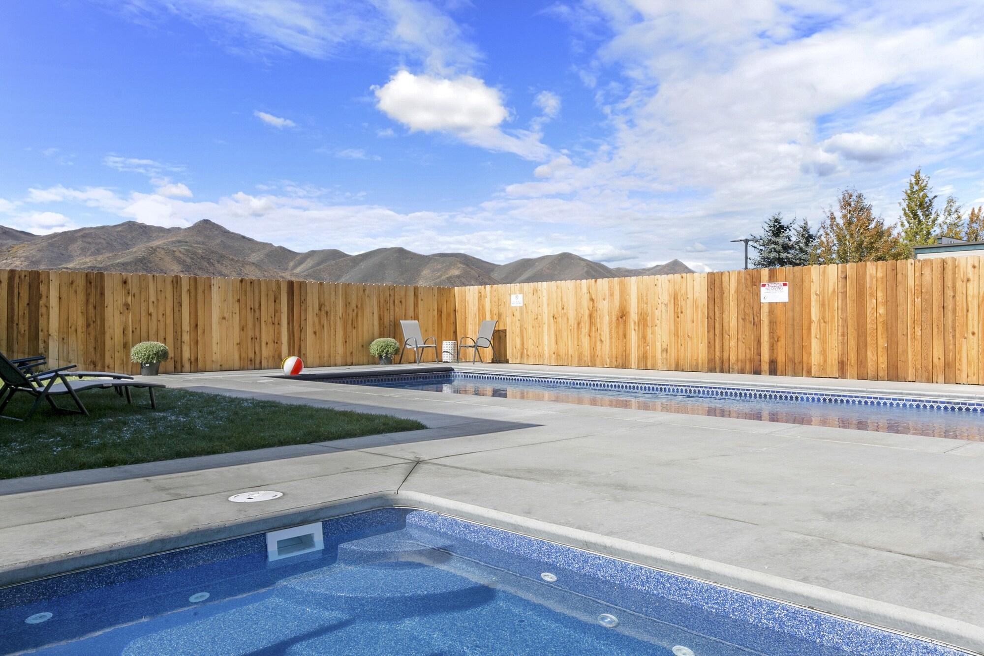 Vista Piscina Silver Creek Hotel