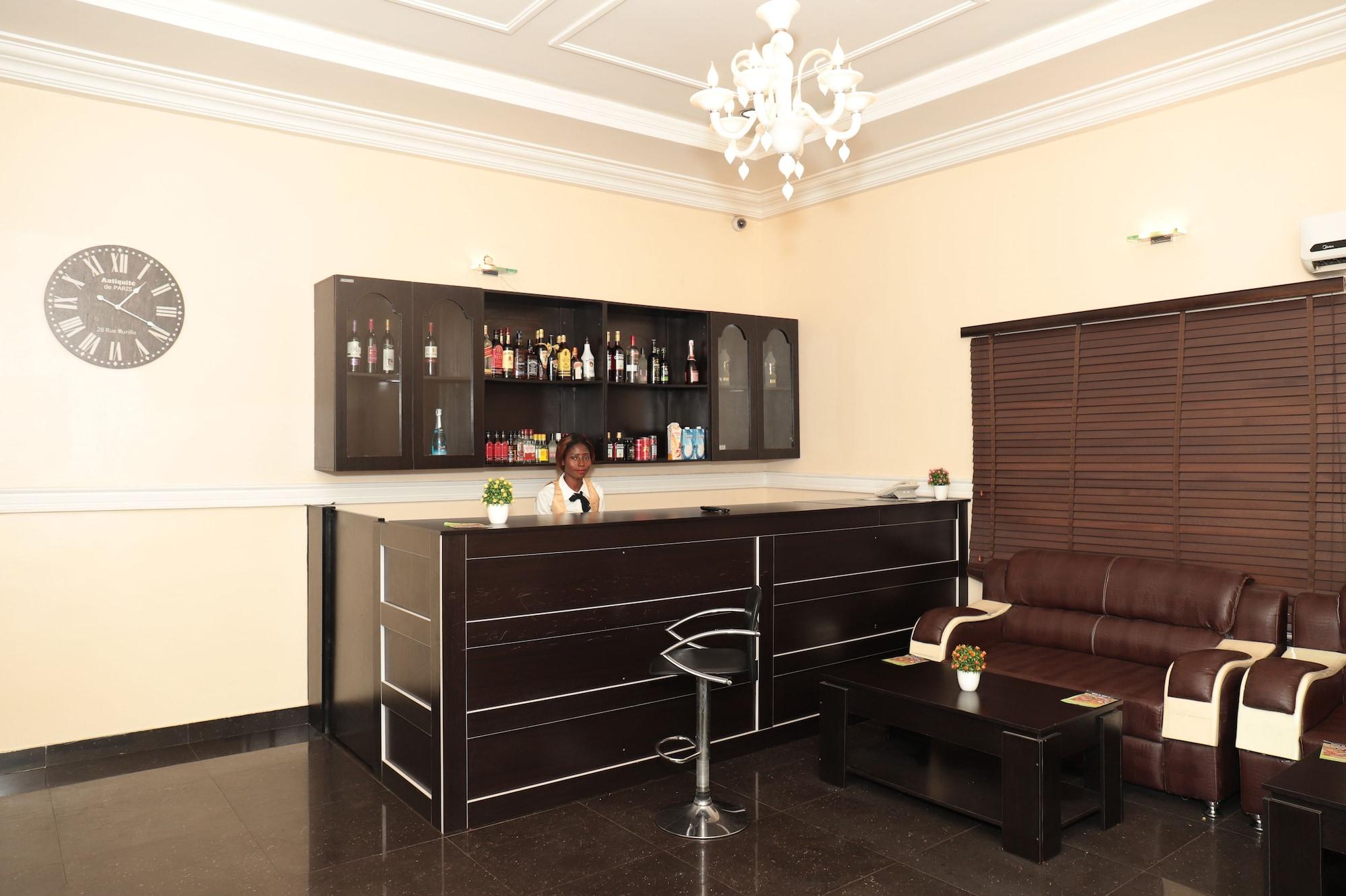 Vista Lobby Edmudian Court Luxury Apartments
