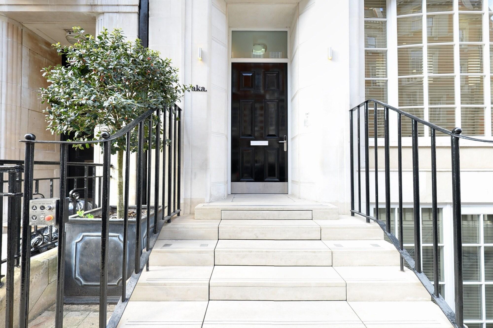 Vista Lobby AKA Marylebone