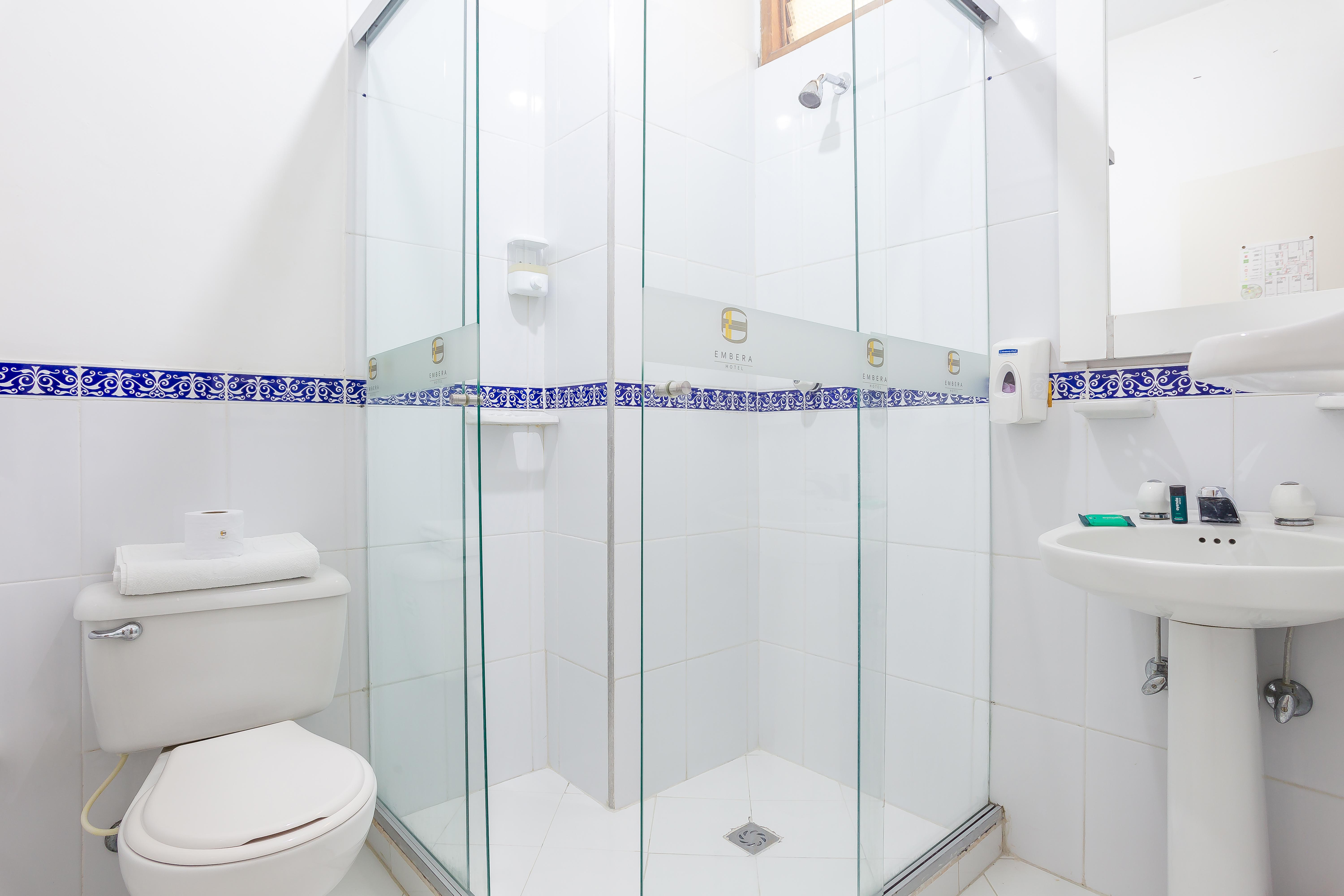 Baño Ayenda Emberá