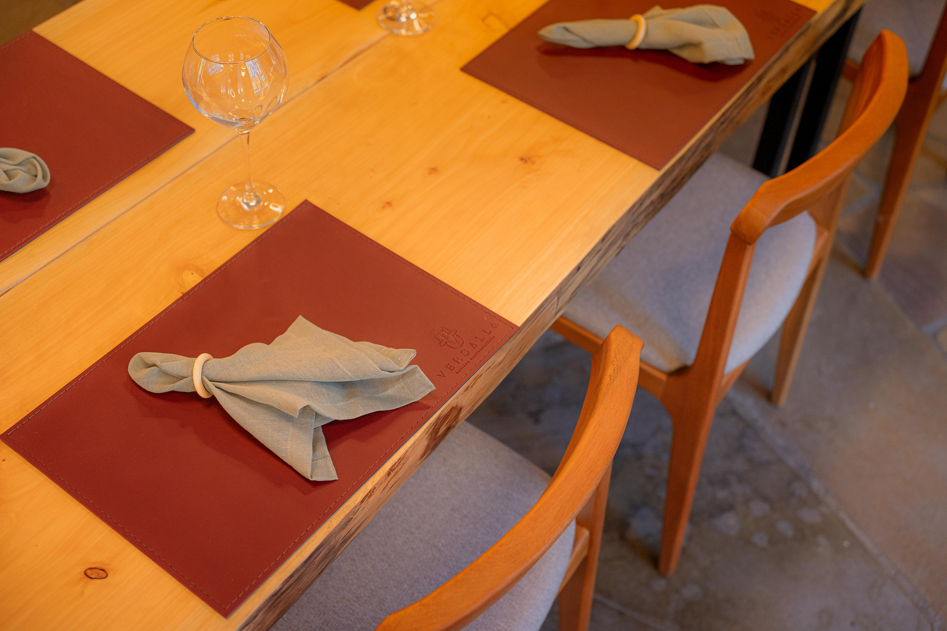 Bar/Salón Poehma Lago Negro by Livá OFICIAL