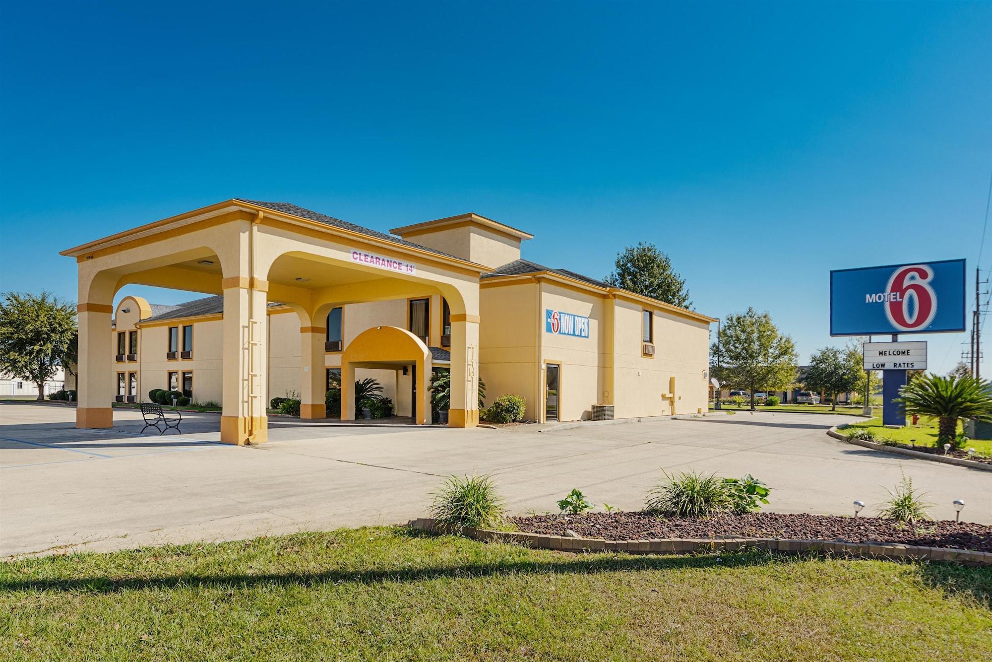Vista Exterior Motel 6 Abbeville, LA