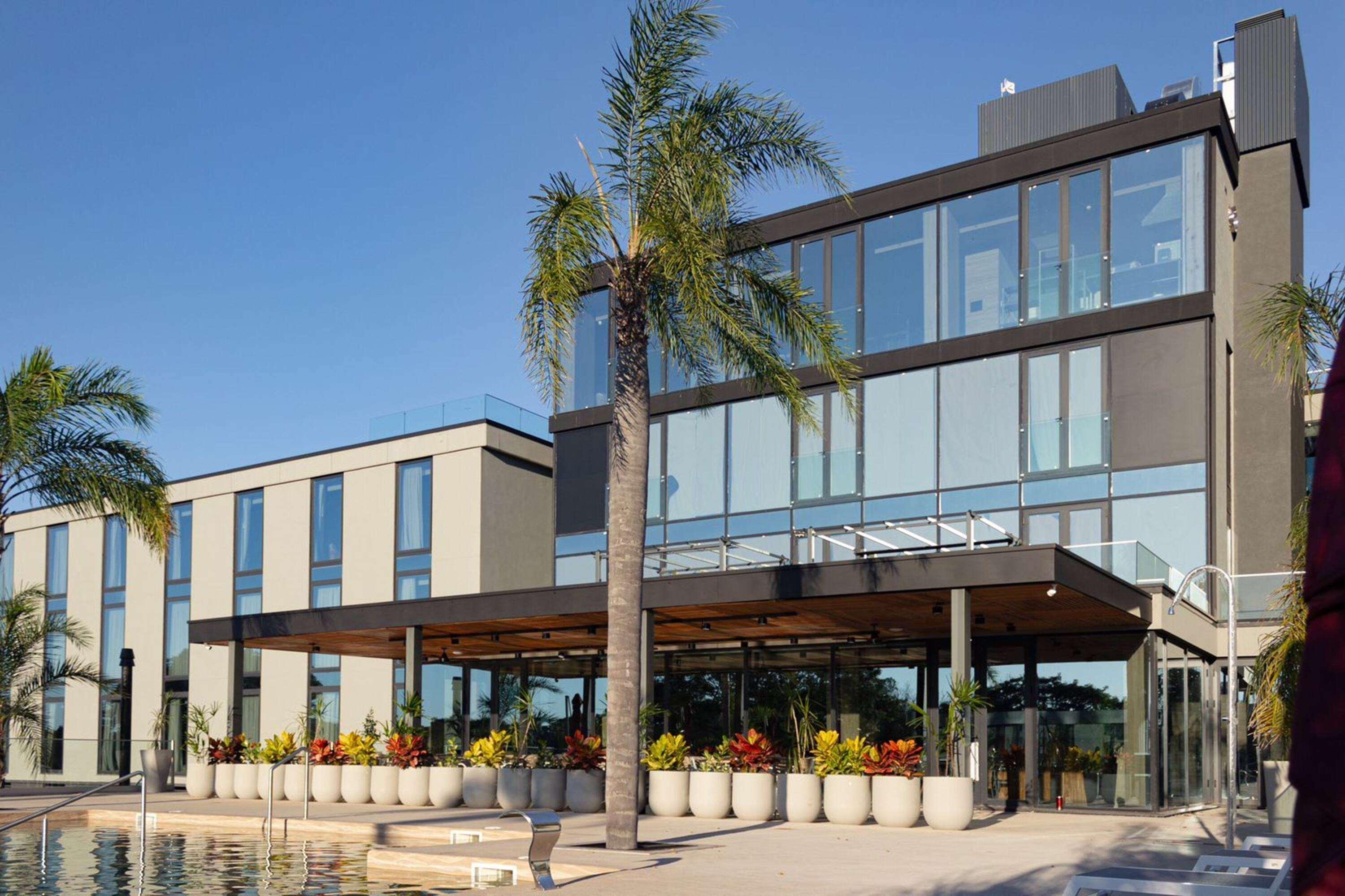 Vista Exterior Howard Johnson By Wyndham Resistencia La Ribera