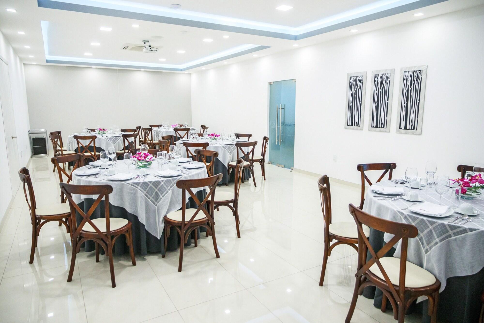Instalaciones Recreativas Hotel Fray Select