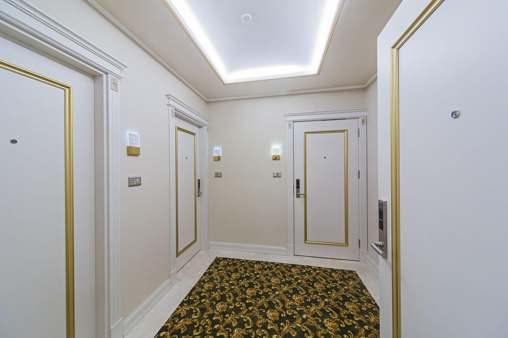 Vista Lobby Grand Naki Hotel