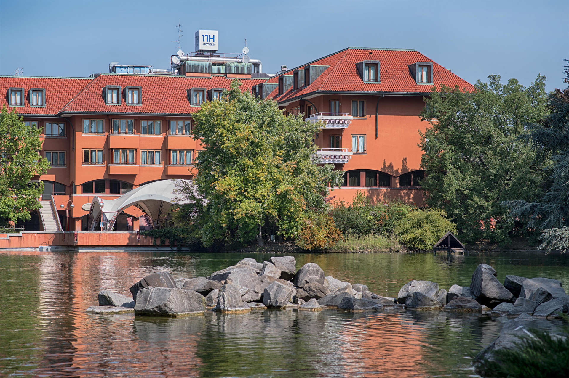 Vista Exterior Nh Hotel Milano 2