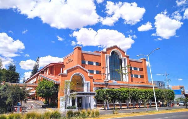 Country Plaza - Hoteles con alberca en Guadalajara, Jalisco