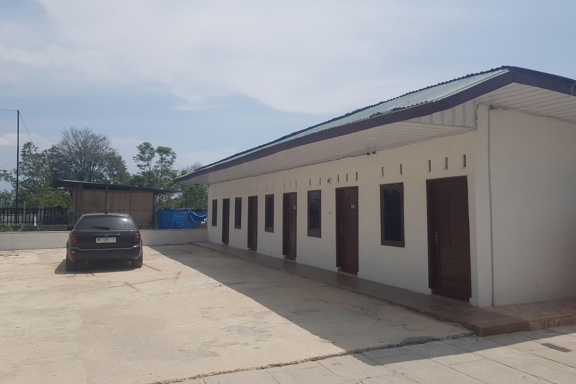Vista Exterior Hotel O Tasya Homestay