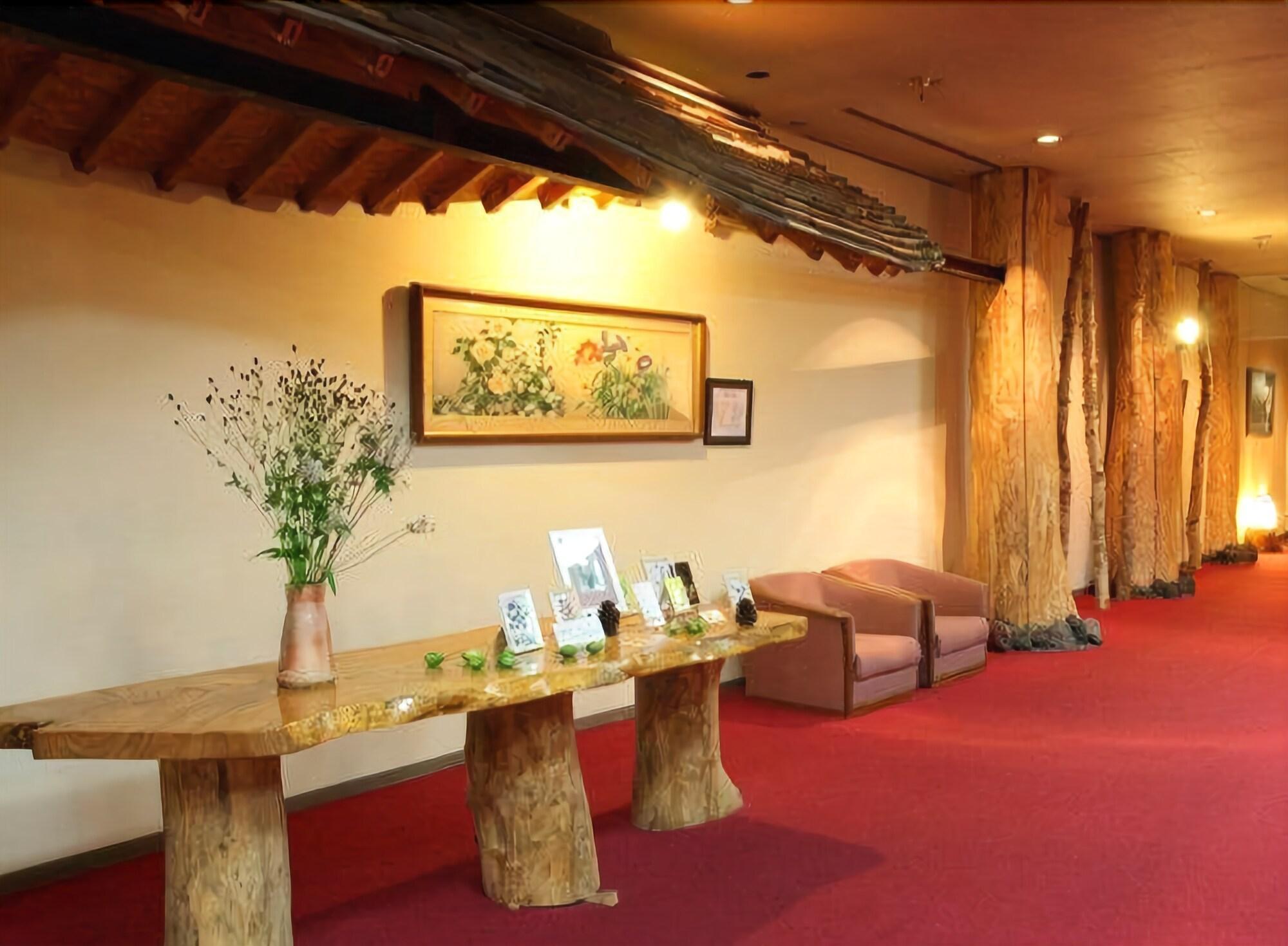 Vista Lobby Arden Hotel Aso