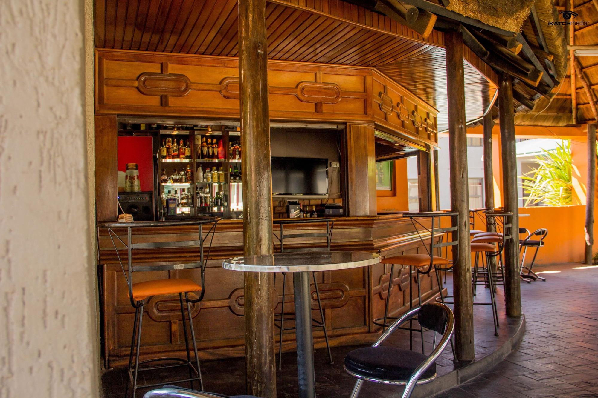 Bar/Salón Nomad's Court Lodge