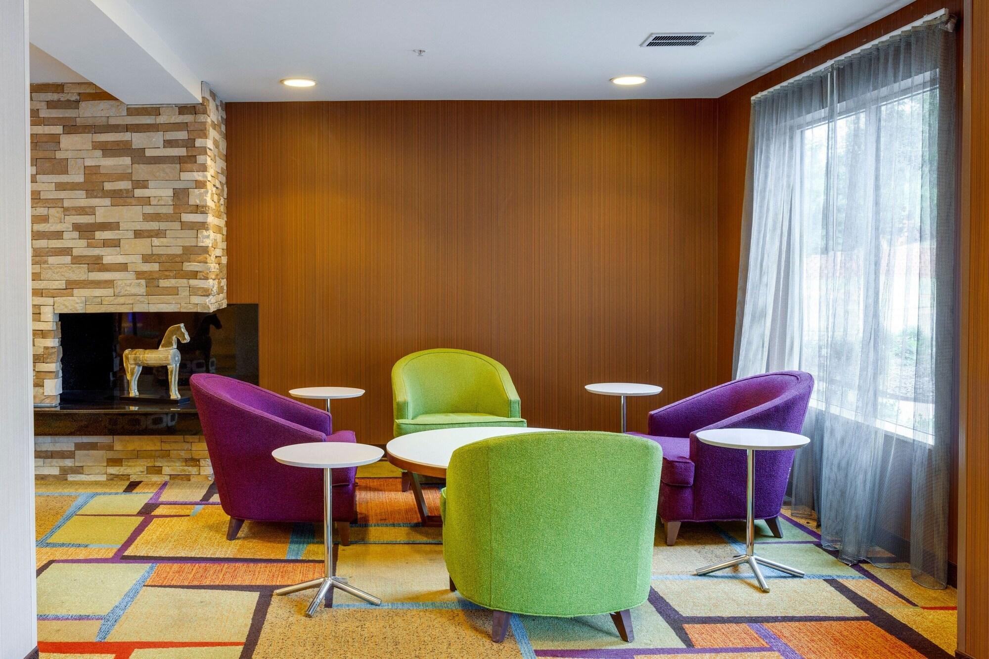 Vista Lobby Fairfield Inn & Suites by Marriott Edmond