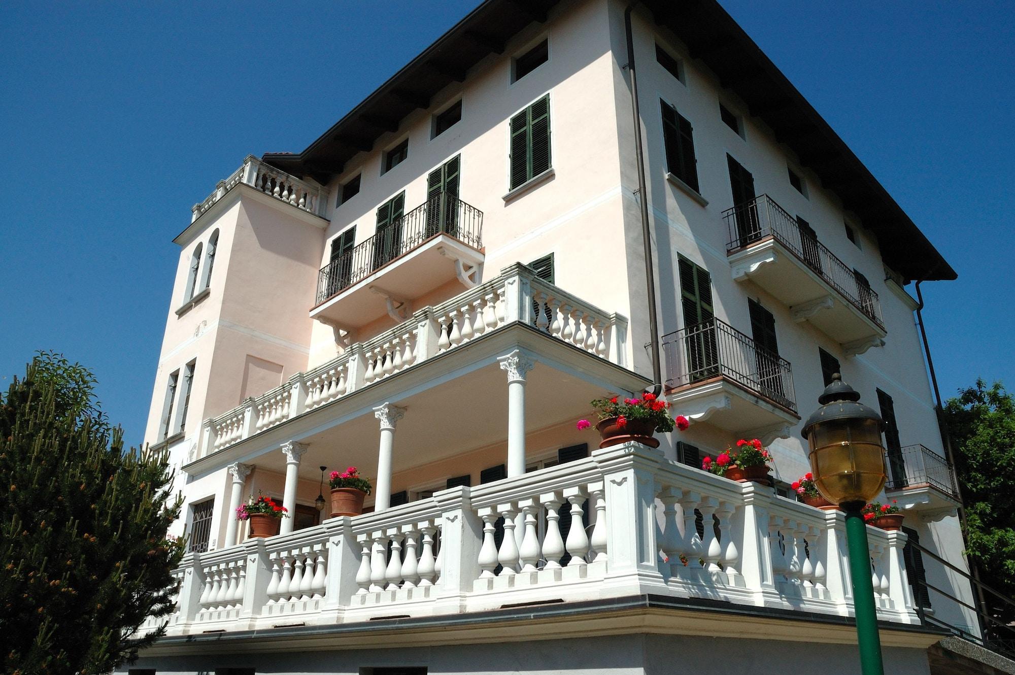 Vista Exterior Hotel Bugella