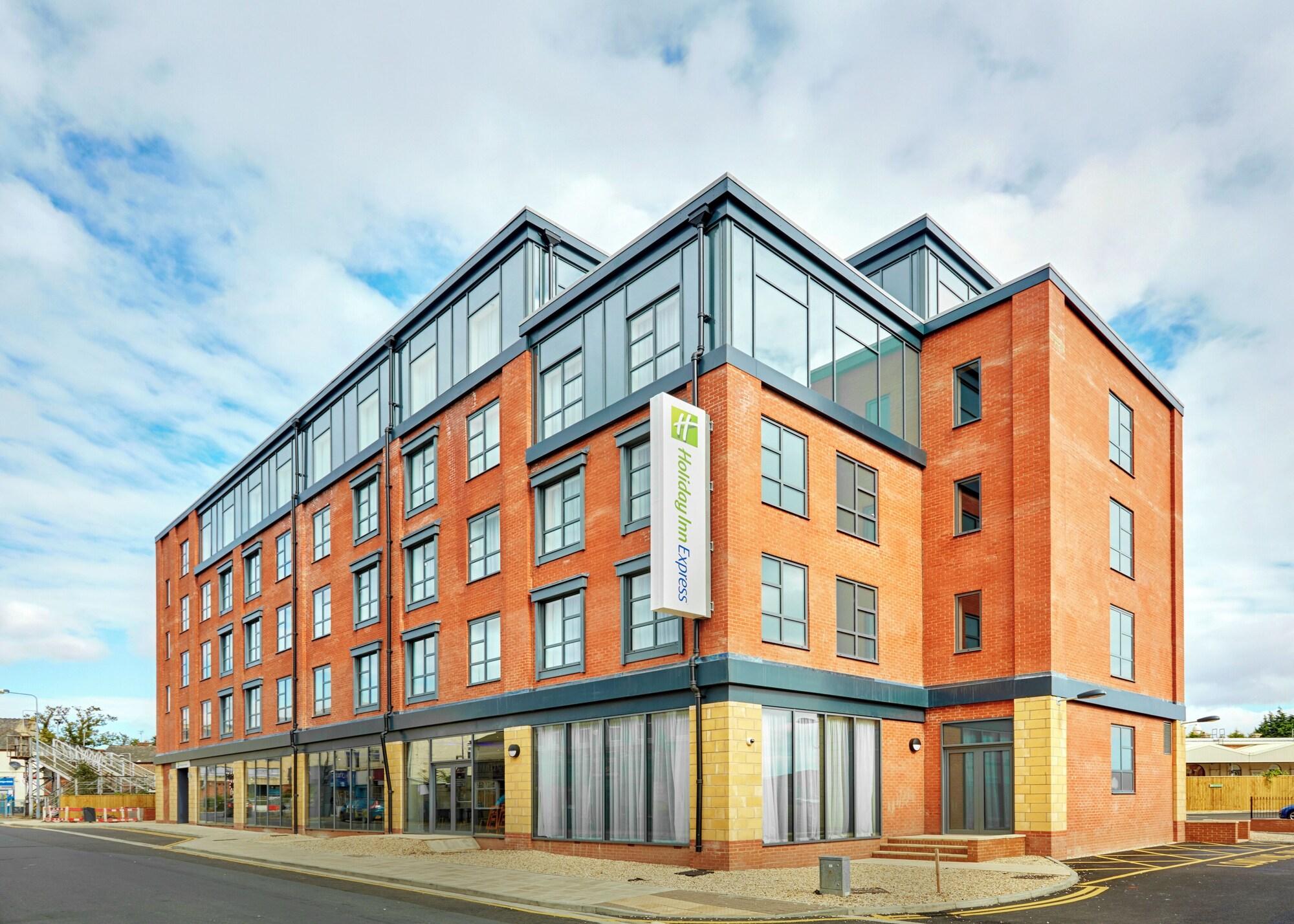 Varios Holiday Inn Express Grimsby by IHG