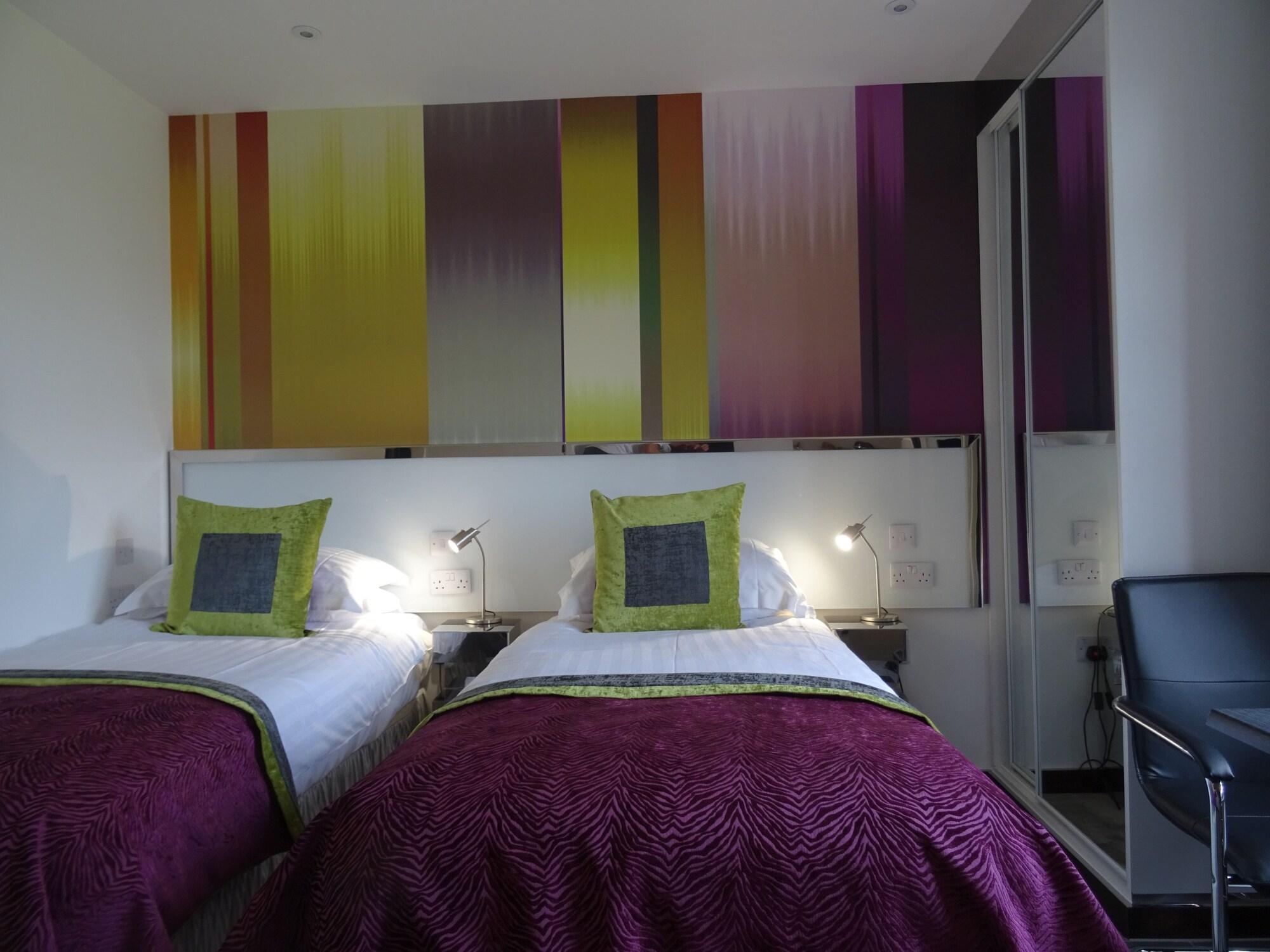 Varios Undercliff Guest House