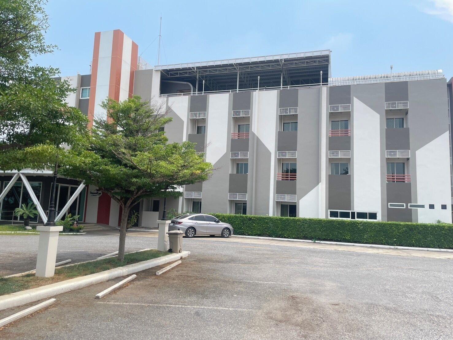 Vista Exterior Tharakiree Place Hotel