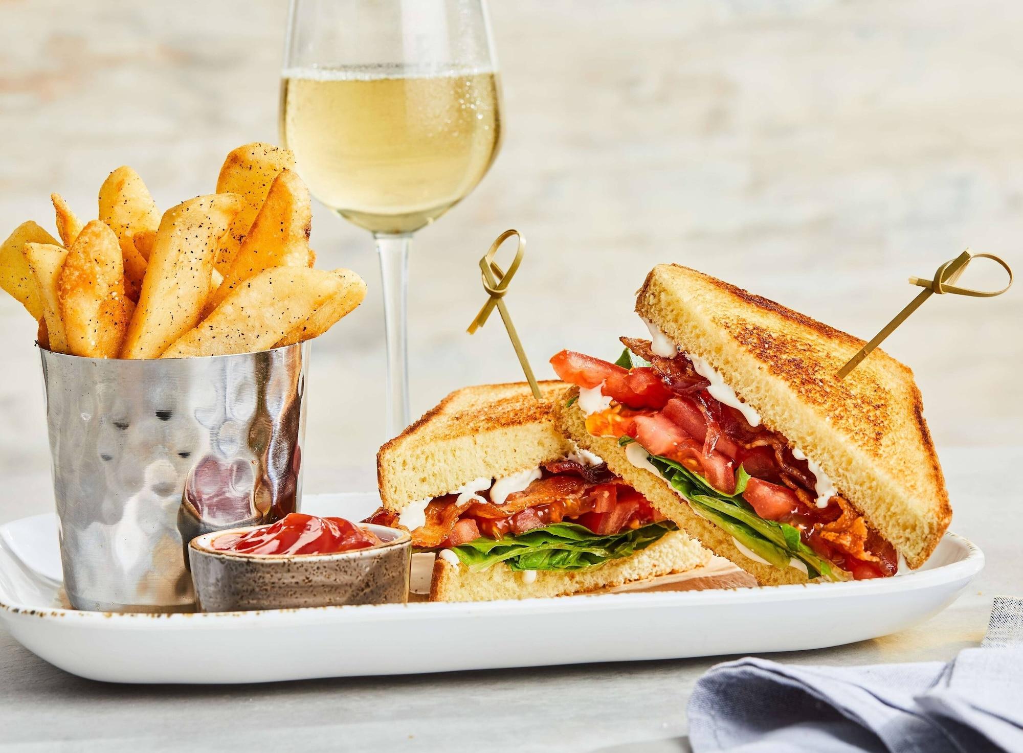 Restaurant Courtyard by Marriott Cleveland Beachwood