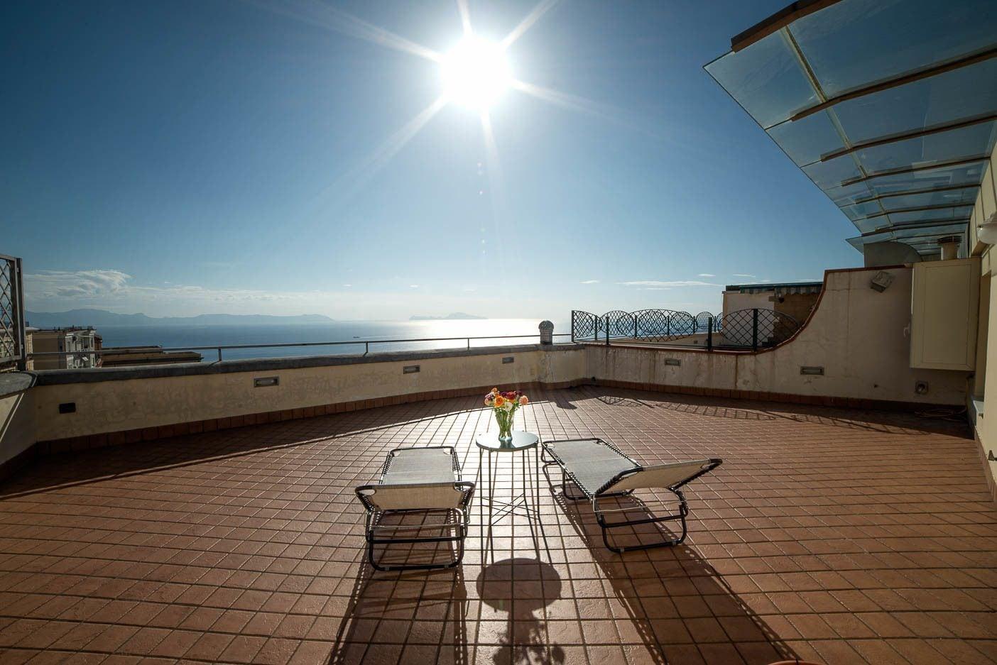 Varios Vomero Roof