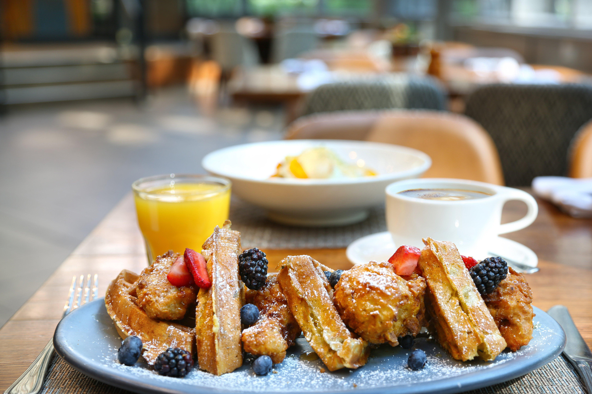 Restaurant Crowne Plaza Atlanta Perimeter at Ravinia by IHG