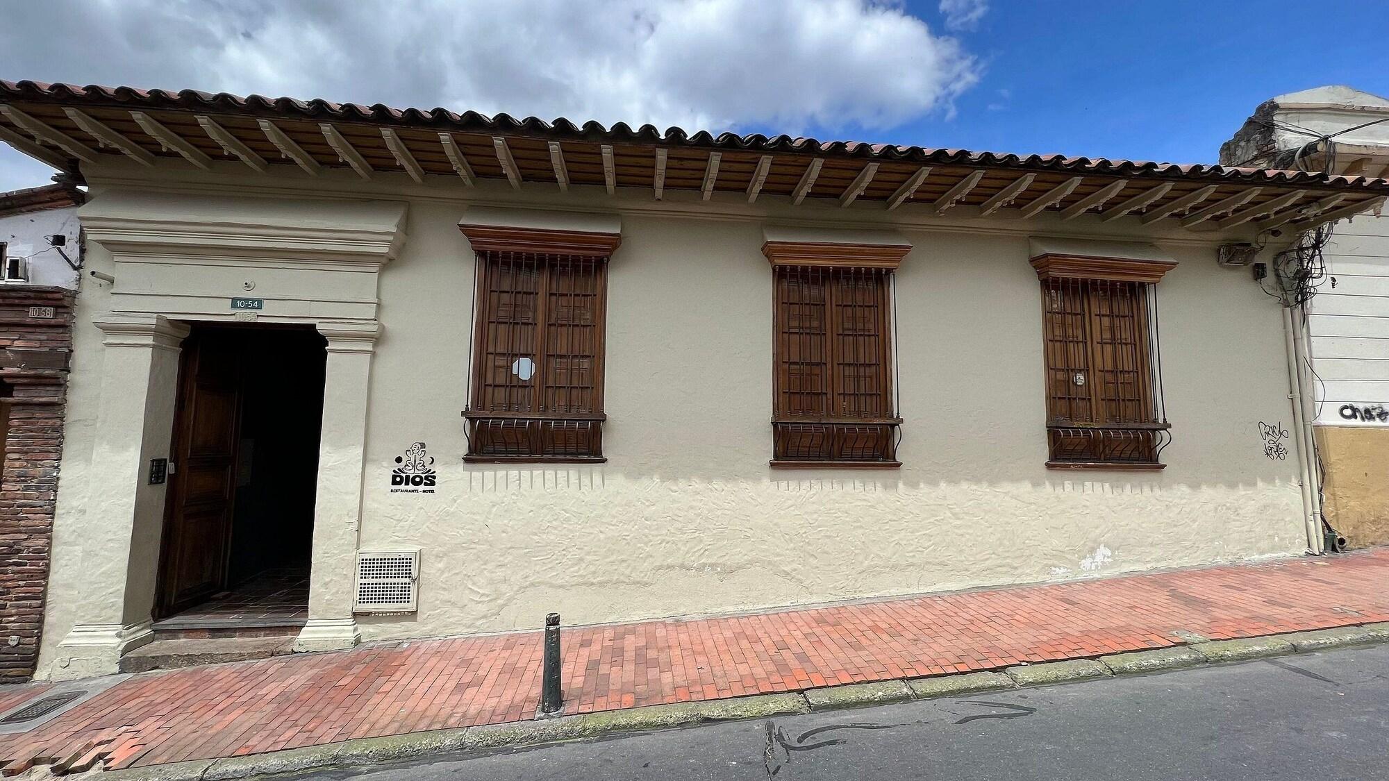 Vista Exterior Hotel Dios
