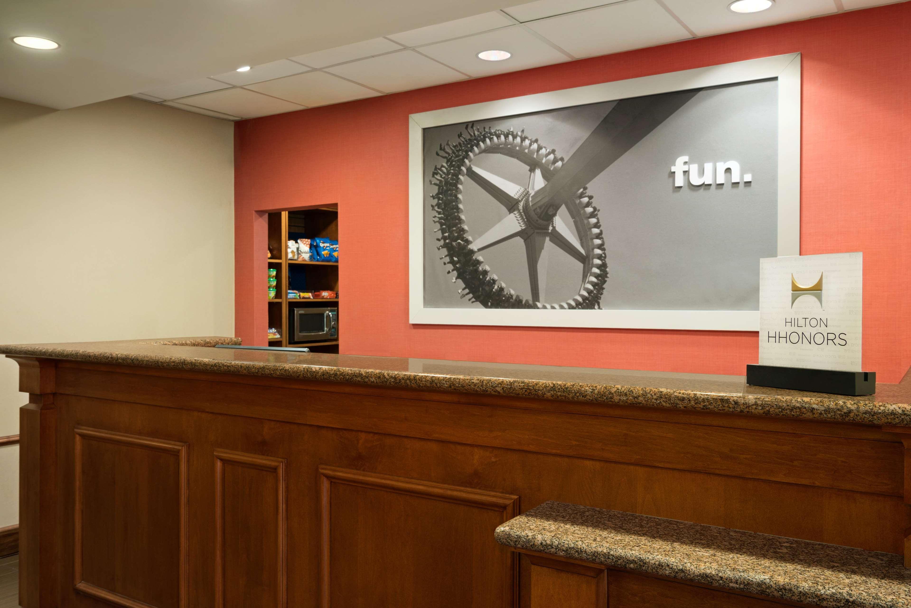 Vista Lobby Hampton Inn & Suites Williamsburg-Central