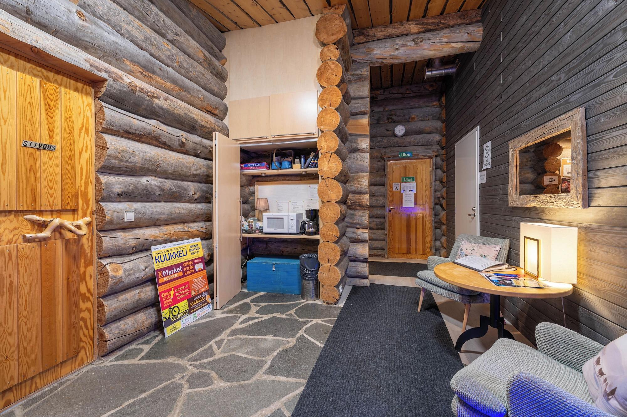 Varios Kuukkeli Log Houses Teerenpesä