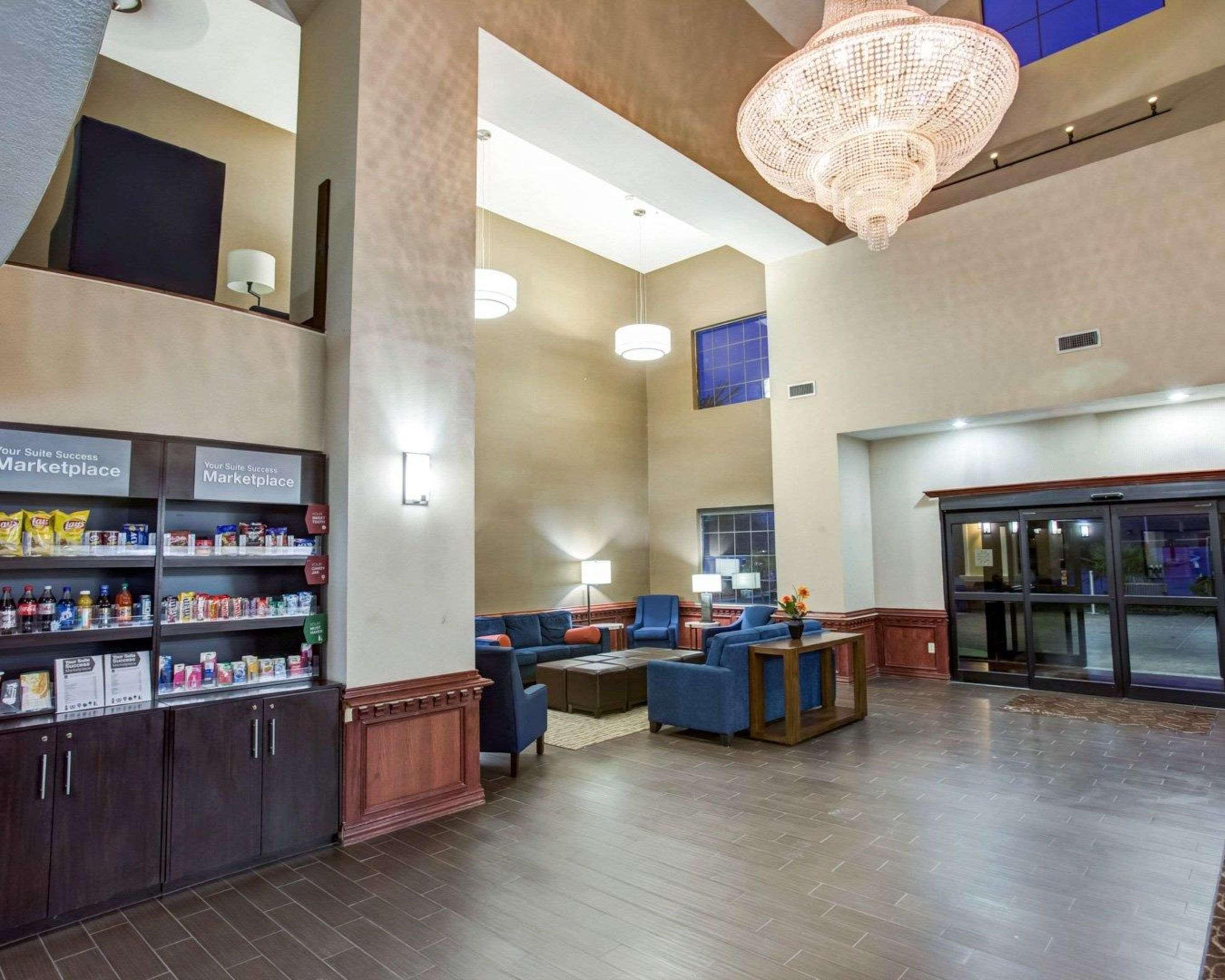 Vista Lobby Comfort Suites Idabel