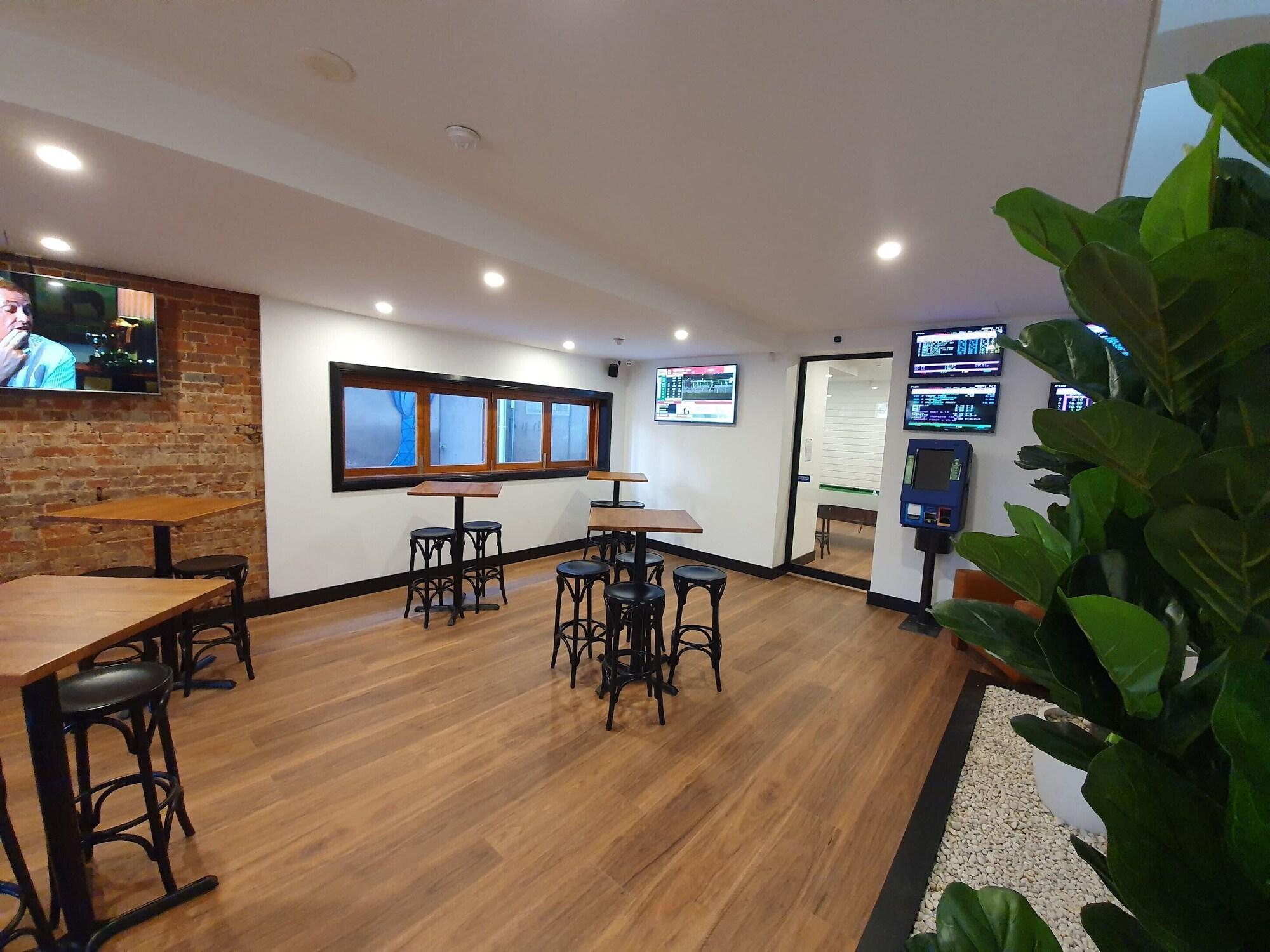 Bar/Salón Empire Hotel Goulburn