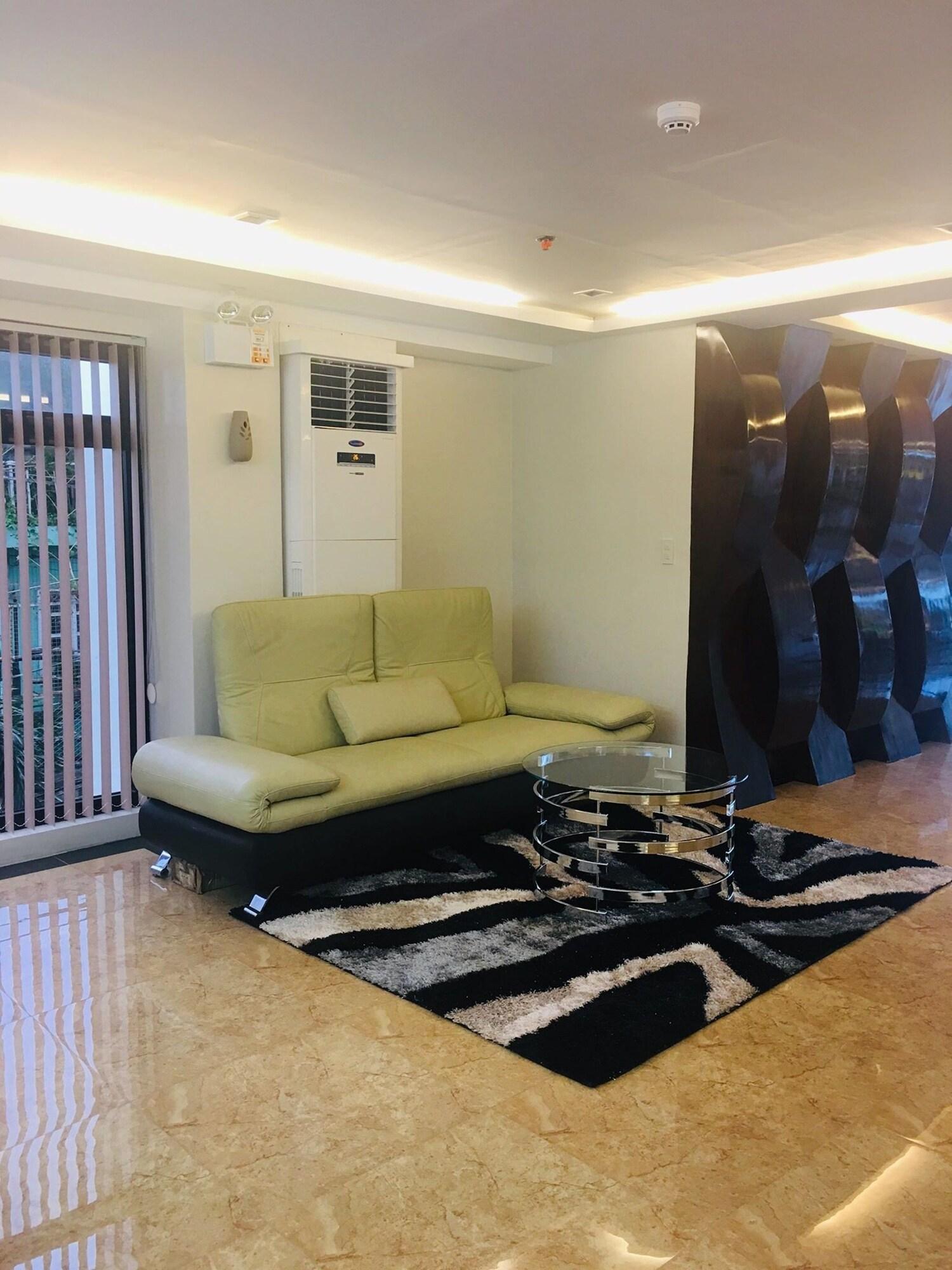 Vista Lobby Treasure Island Hotel