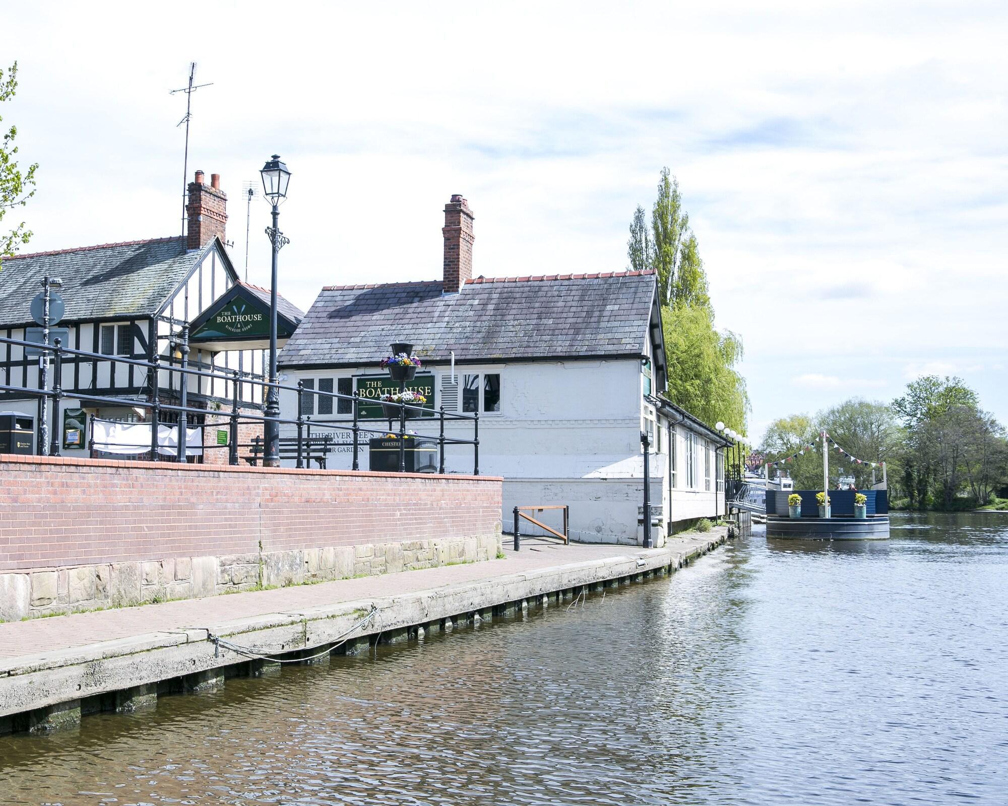 Vista Exterior The Boathouse & Riverside Rooms