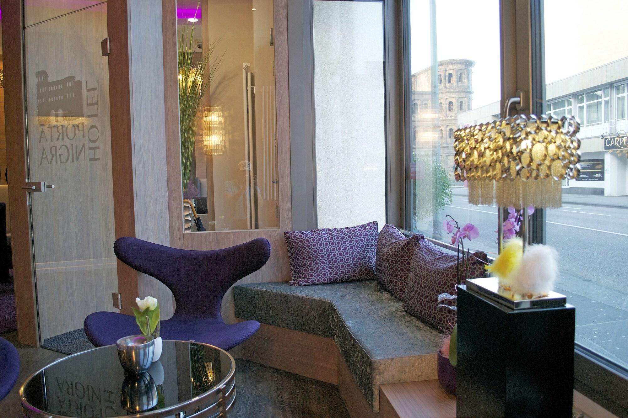 Vista Lobby Hotel Porta Nigra