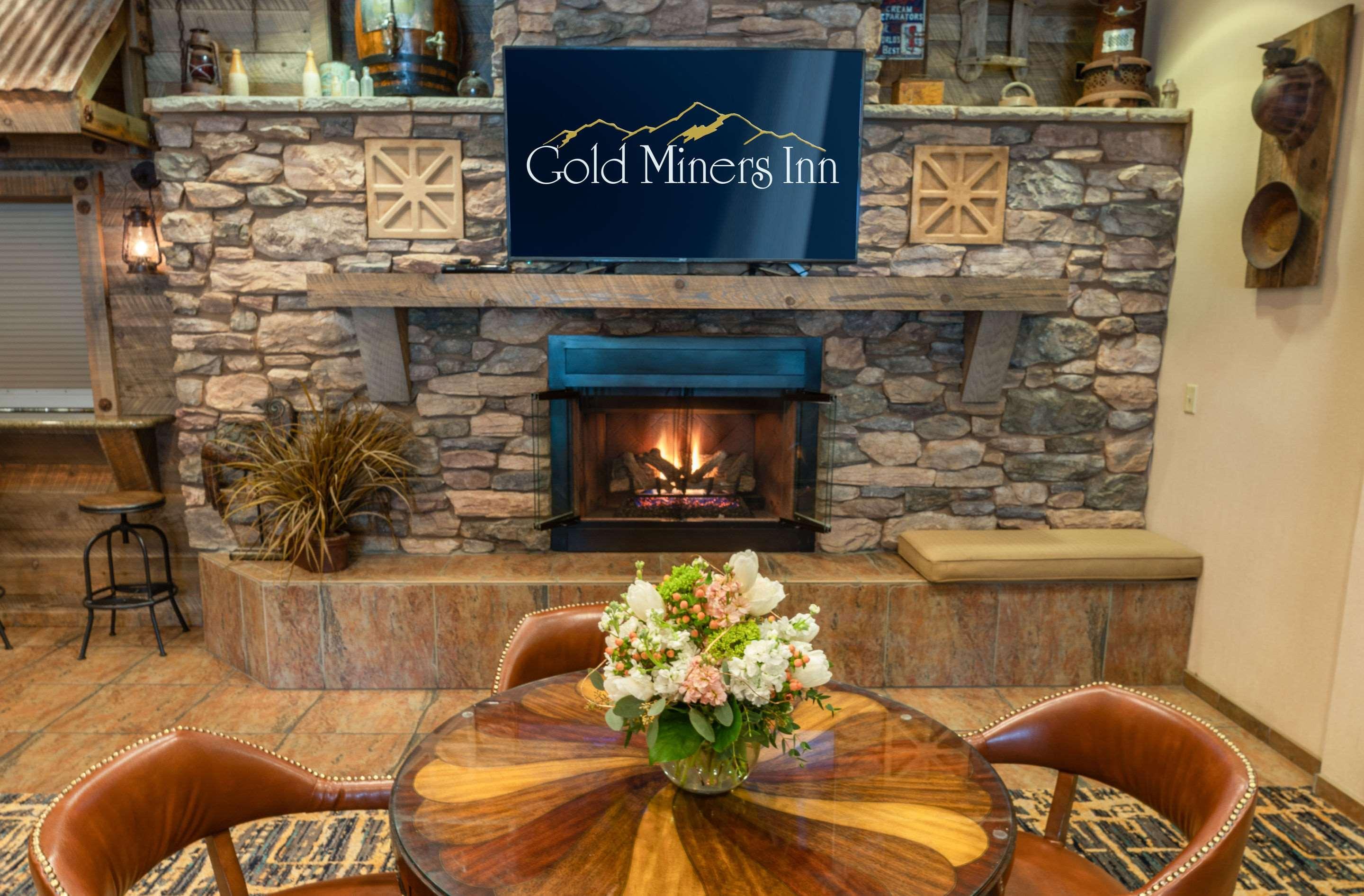 Vista Lobby Gold Miners Inn Grass Valley, an Ascend Collection Hotel