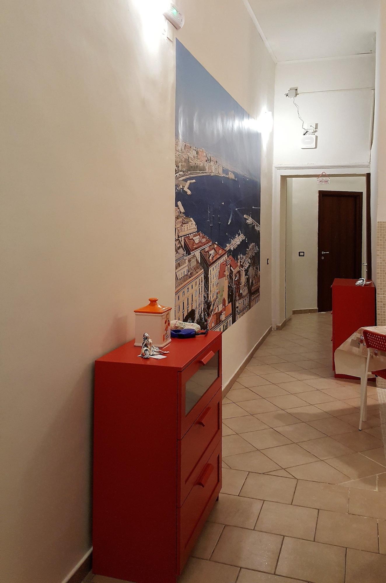 Vista Lobby Napoli Station B&B