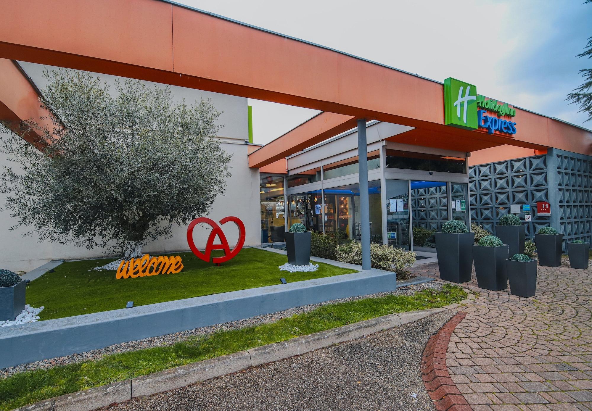 Vista Exterior Holiday Inn Express Strasbourg - Sud by IHG