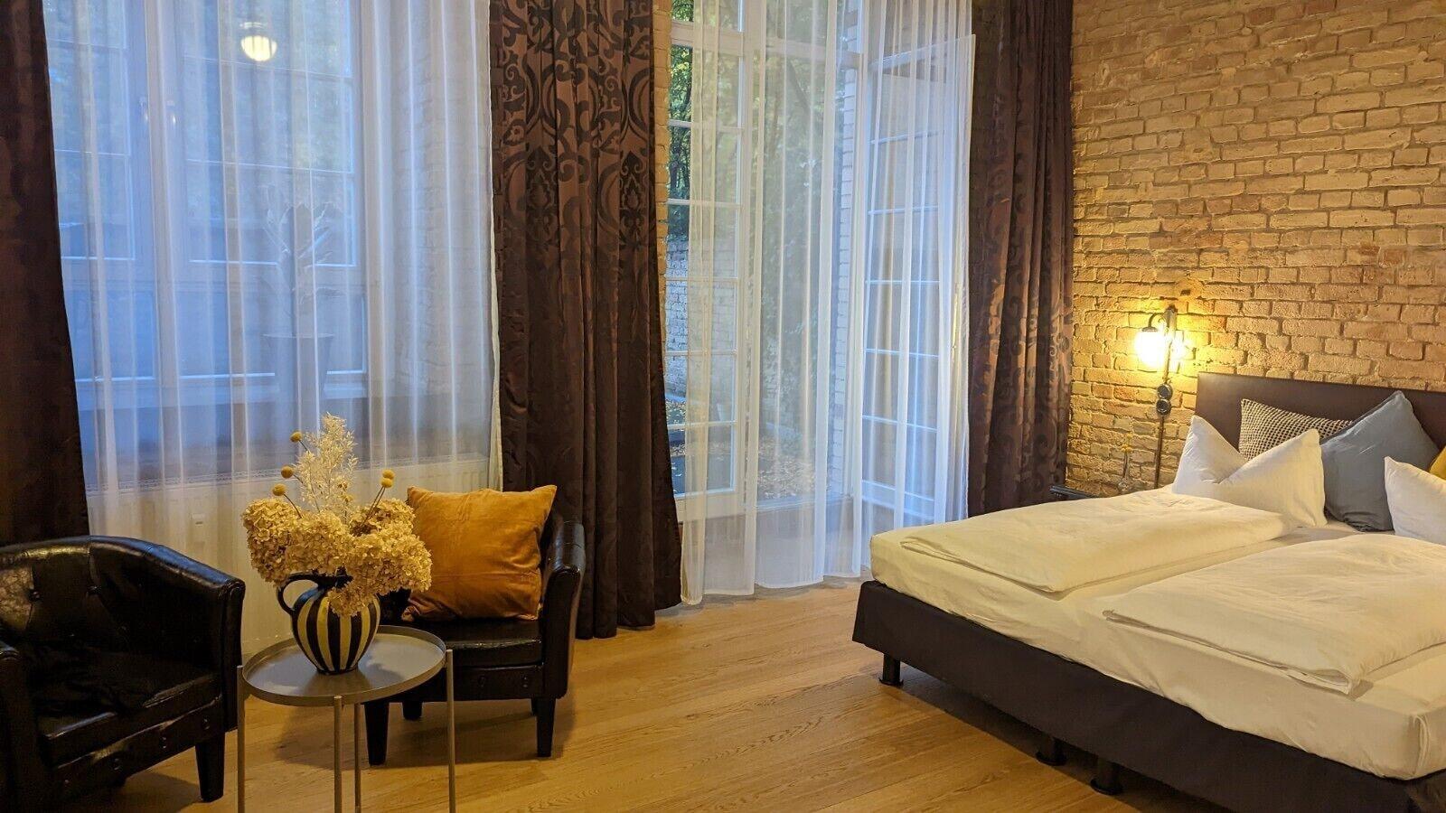 Varios cinderella.kreuzberg