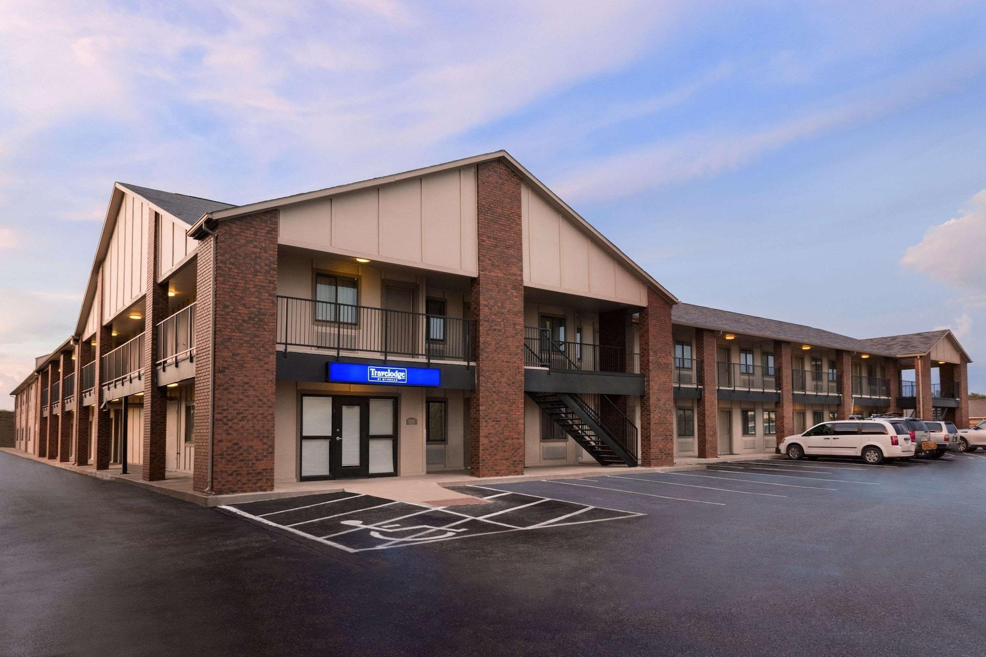 Varios Travelodge by Wyndham Wellington KS