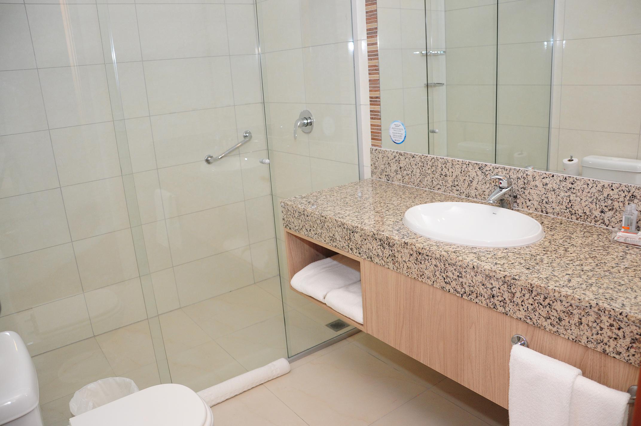 Baño Intercity Manaus